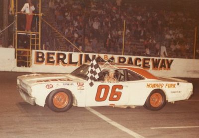 70 Roadrunner Nascar #06 Neil Castles #1.jpg