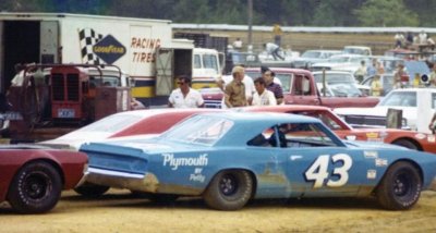 70 Roadrunner Nascar #43 Richard Petty dirt car.jpg