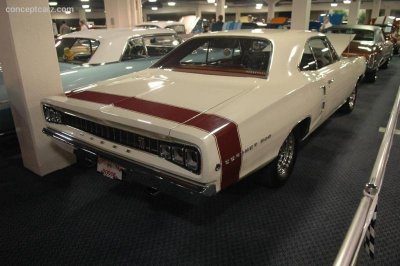 68 Coronet 500 rear white with red stripe.jpg