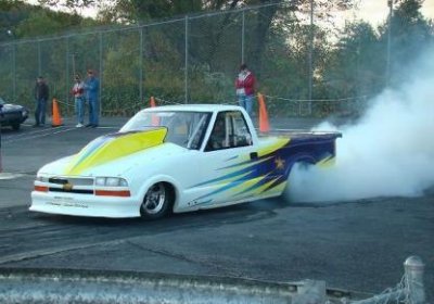 98 S-10 Pro-Drag truck burn out.jpg