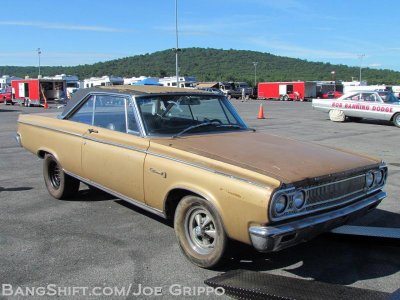 mega_mopar_action_maple_grove_weekend_2013_hemi_duster_dart_belvedere_small_block_440_big_block_.jpg