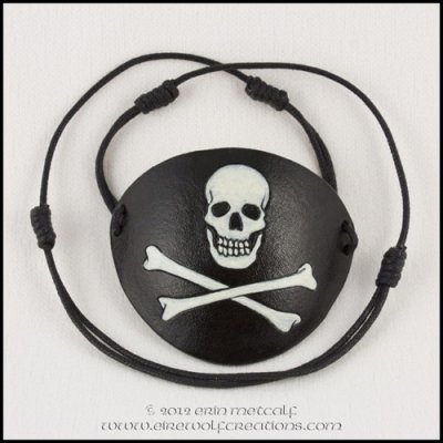 jolly_roger_pirate_eye_patch_skull_and_crossbones_costume_leather_larp_64e3d50b.jpg