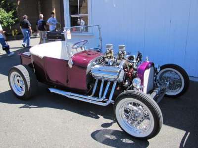 25 Ford T Bucket with 331ci Hemi.jpg