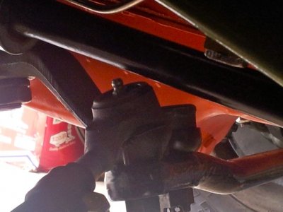 Tie rod clearance 2.jpg