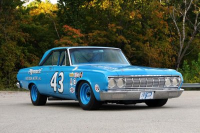 Richard-Petty-1964-Plymouth-Belvedere.jpg