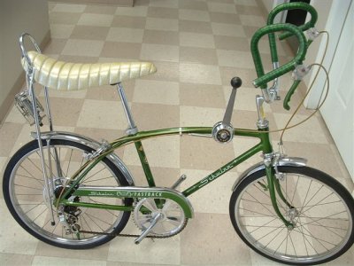 Schwinn Stingray Fast Back Green Ram Horn handel bar.jpg