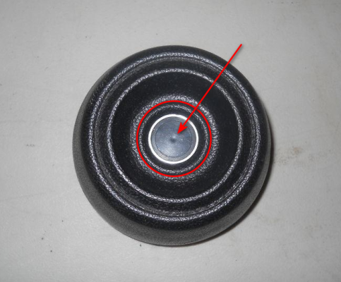 PLYMOUTH STEERING WHEEL HORN PAD CAP.png