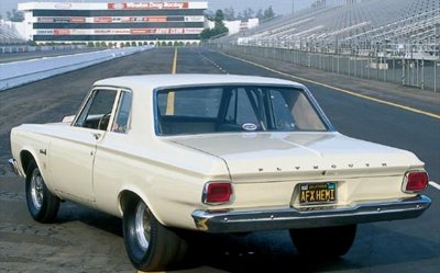 113_61738_large_jack_goodrichs_65_plymouth_belvedere+1965_plymouth_belvedere+full_rear_view.jpg