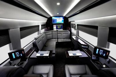 Mercedes-Benz-Sprinter-Jetvan-interieur-noir.jpg