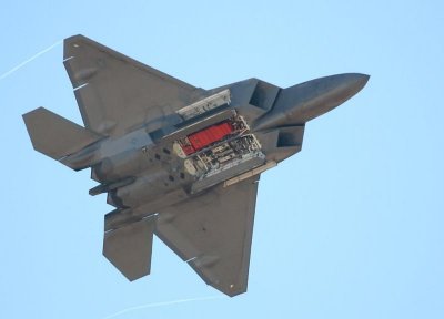 F22DisplayingWeaponsBays_1.jpg