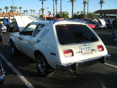 800px-1977_Gremlin_white_azrl.jpg