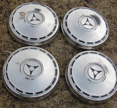 mopar hub caps  & center caps 003.JPG