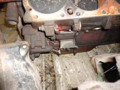 27 sept 2015 383 A and  B engine mounts 002.JPG