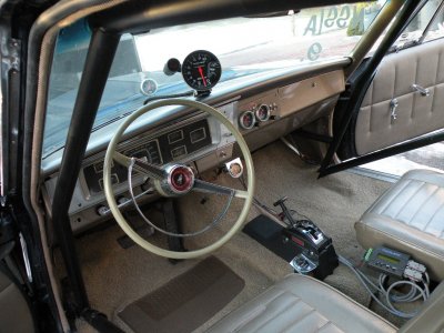 INTERIOR 65 HEMI BELVEDERE 017.JPG