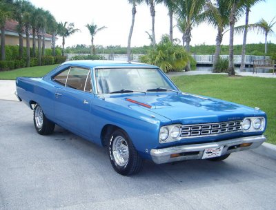 68BluePlymB5ElecBlue1.jpg