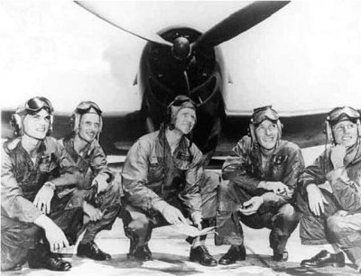 Voris_and_1st_Blue_Angel_team_1946.jpg