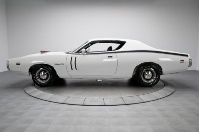 71 Charger RT 426ci Hemi white.jpg