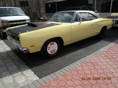 A12 SUPERBEE WITH WHEEL DISCS 001.JPG