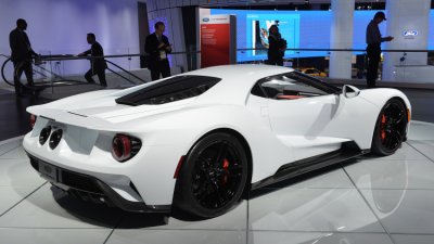 02-2017-ford-gt-white-detroit-1.jpg