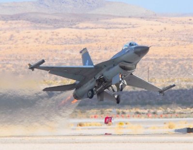 NELLIS 08 F 16 NETHERLANDS TAKE OFF01.jpg