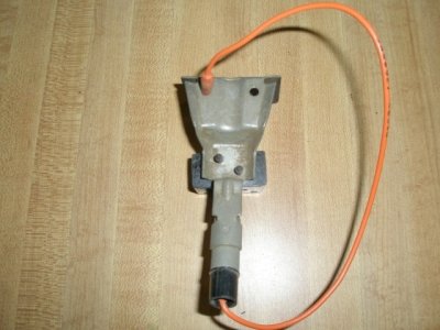 Defog Bracket Trunk Light 003 (Small).JPG