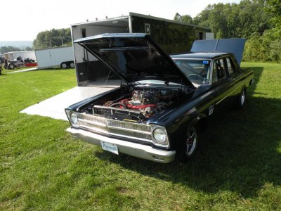 Trunk and battery Pictures hemi and 65 coronet blue 008.jpg