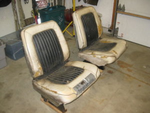 62 bucket seats 001.JPG