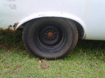 64 Savoy passenger rear wheel.jpg