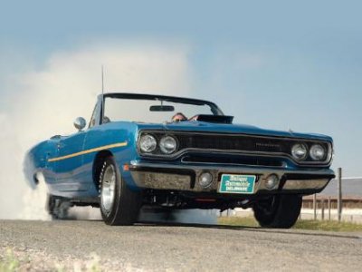 mopp_0605_01z+1970_plymouth_road_runner_convertible+burnout.jpg