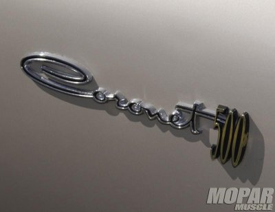 mopp-120207-1965-Dodge-Coronet-emblem.jpg