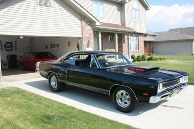 69.5 Super Bee A12 440 Six Pack Black FBBO #3.jpg