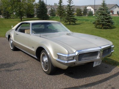 1968_oldsmobile_toronado_01.jpg