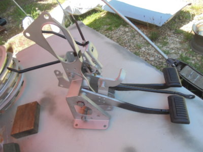 68-70 b body pedals 006.JPG