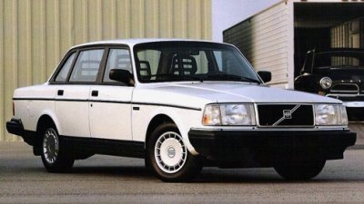 volvo_240_white_1993_a.jpg