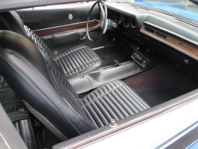 71 Charger pass. interior.jpg