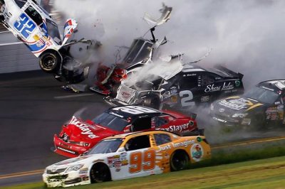 022313-NASCAR-CRASH-GALLERY-SS-G9_20130223182448261_600_400.jpg