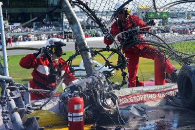 _022313-NASCAR-CRASH-GALLERY-SS-G11_20130223191037283_600_400.jpg