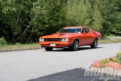 mopp_100300_bbod_06+1974_plymouth_road_runner+.jpg