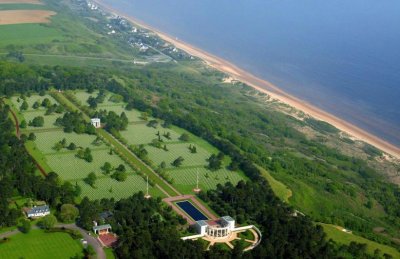 omaha_beach__american_war_cemetery.jpg