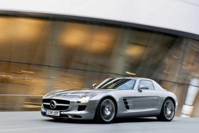 2010 Mercedes Benz SLS AMG #2.jpg