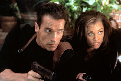 eraser-arnold-schwarzenegger-vanessa-williams.jpg